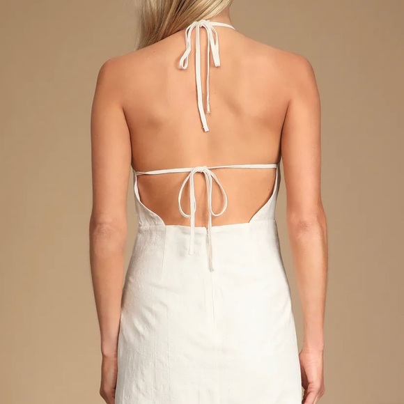 PERFECT WHITE MINI DRESS: Skies White Jacquard Tie-Back Halter Tulip Mini Dress. - Picture 2 of 2